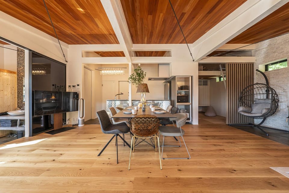 Living room, Dining area