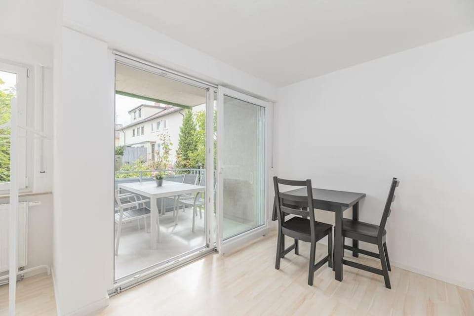 Balcony/Terrace, Living room, Seating area, Dining area
