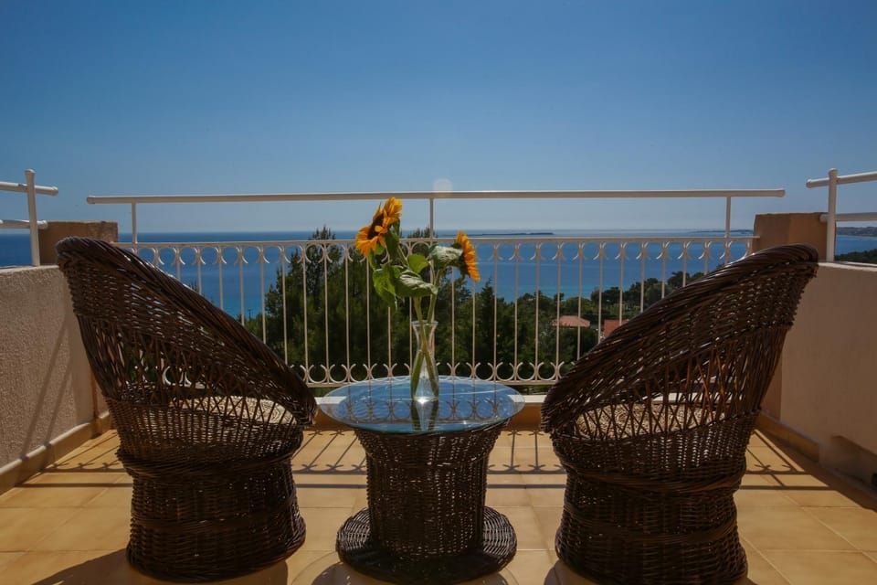 View (from property/room), Balcony/Terrace