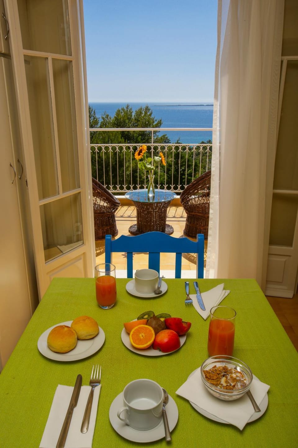 Balcony/Terrace, Food and drinks, Continental breakfast