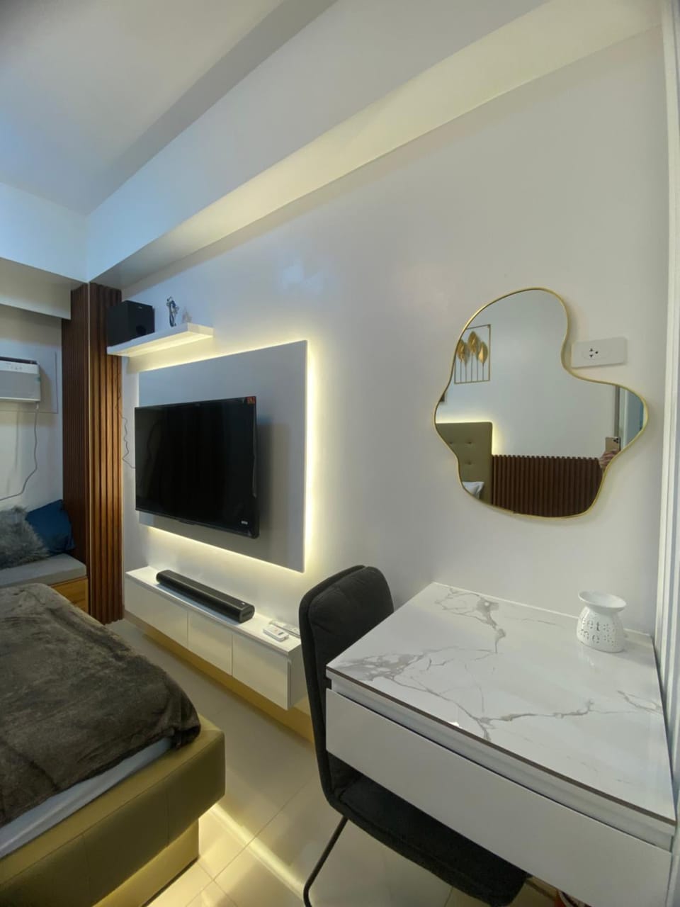 Communal lounge/ TV room