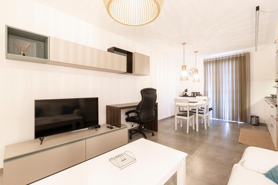 TV and multimedia, Kitchen or kitchenette, Seating area, Dining area, hair dresser