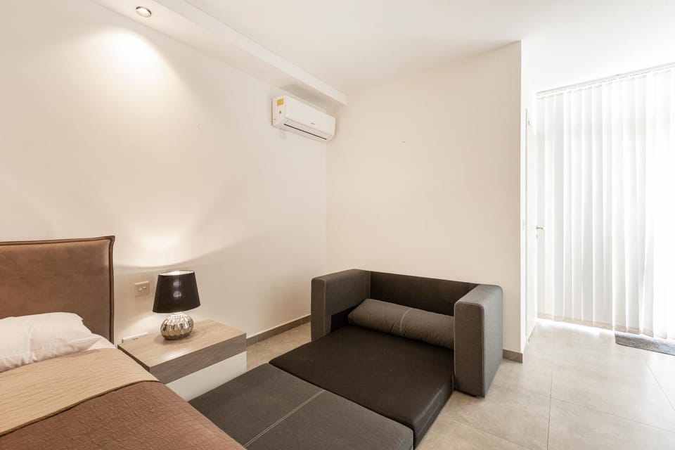 Photo of the whole room, Bedroom, air conditioner