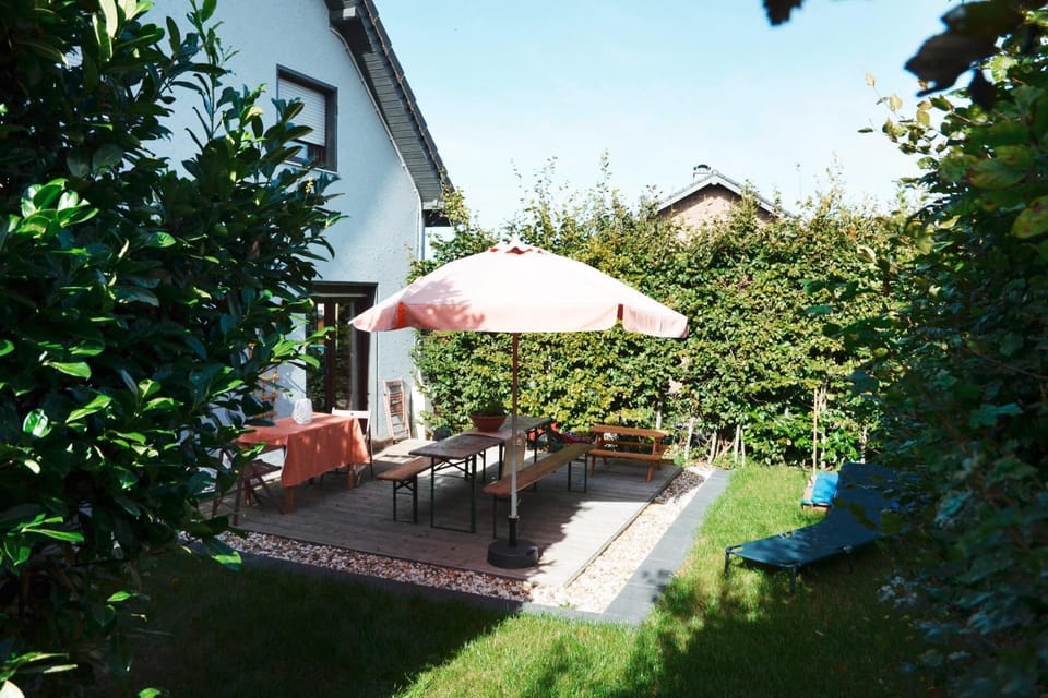 Garden, Dining area, Garden view, sunbed