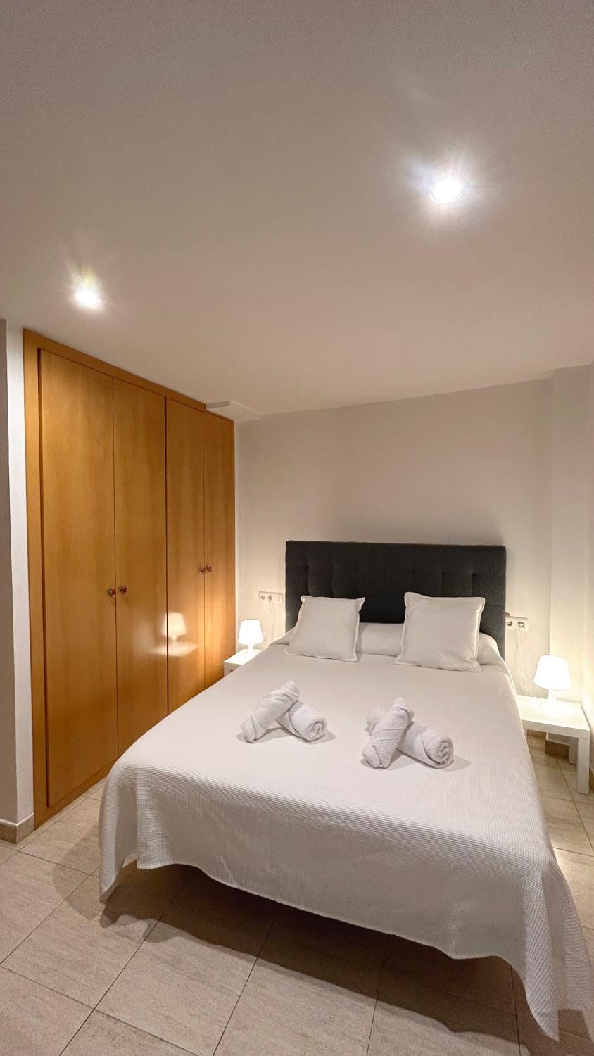 Bed, Photo of the whole room, Bedroom, towels, wardrobe