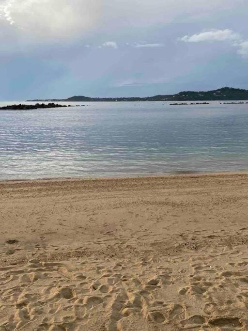 Modern Unit Near The Beach at Canyon Cove Nasugbu Apartment in Nasugbu