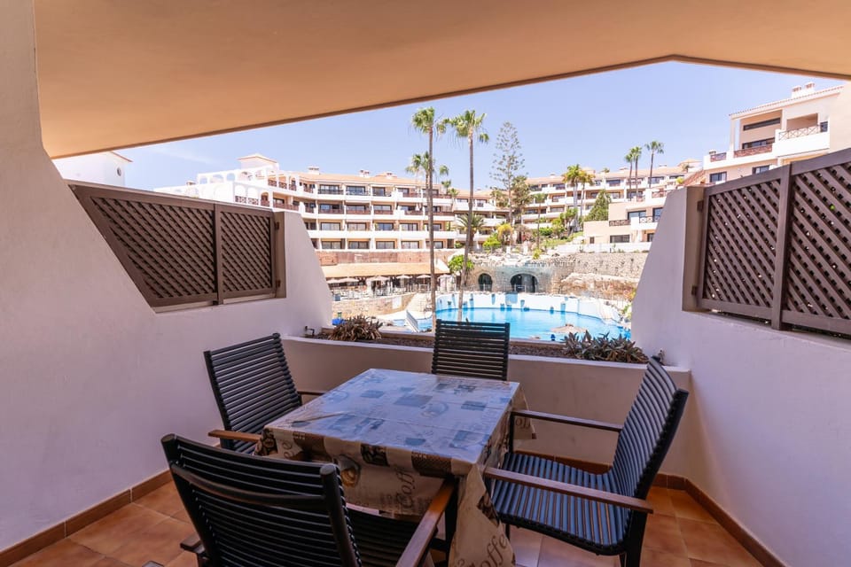 Balcony/Terrace, Pool view