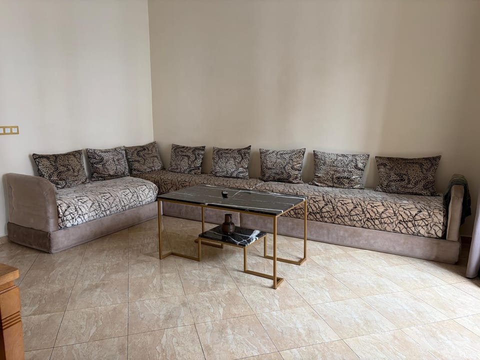 Appartement Néoclassique centre-ville authentique de 1920 Apartment in Casablanca