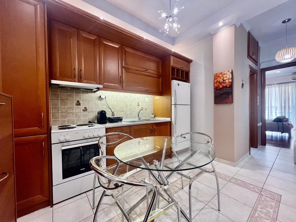 Kitchen or kitchenette, pet friendly, stove