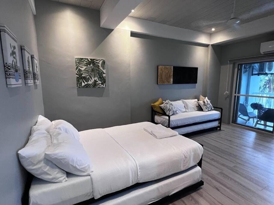 Modern Beachfront Getaway at Canyon Cove Nasugbu Apartment in Nasugbu