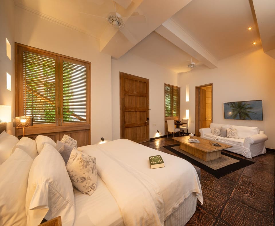 Bed, Living room, Bedroom
