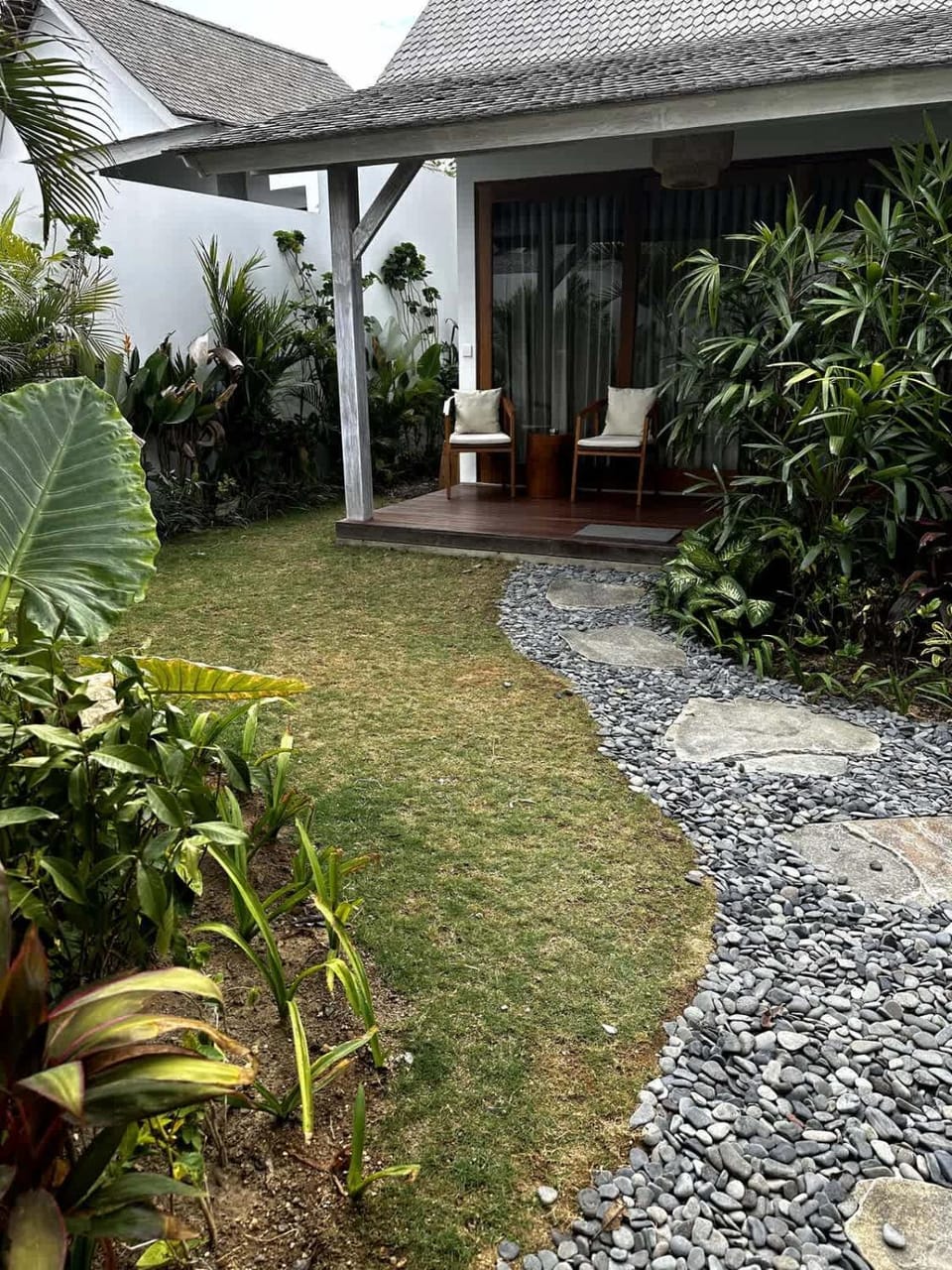 Property building, Spring, Day, Garden, Garden view