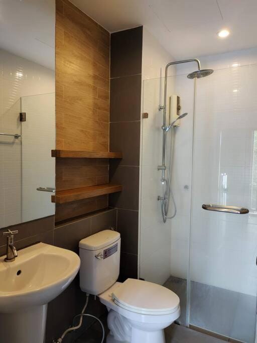 Hill Myna Condotel by Bcare - One Bedroom Apartment in Choeng Thale