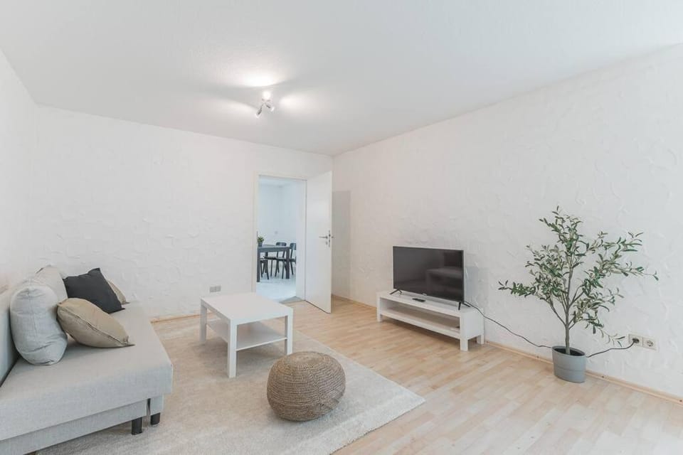TV and multimedia, Living room, Evening entertainment