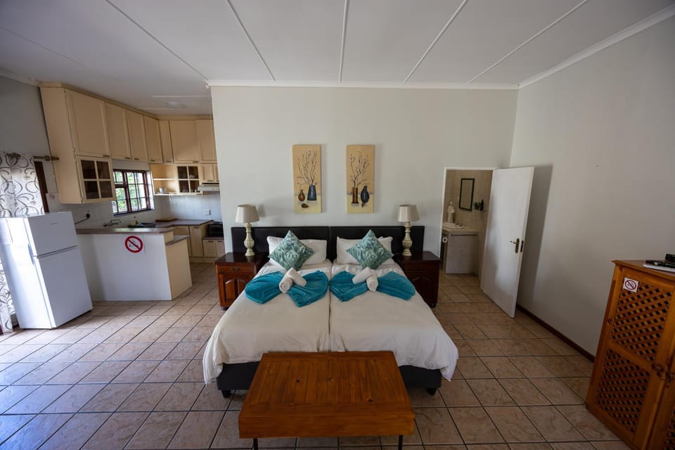 Beyond Cui Bono - Travel Addo Group Bed and Breakfast in Eastern Cape