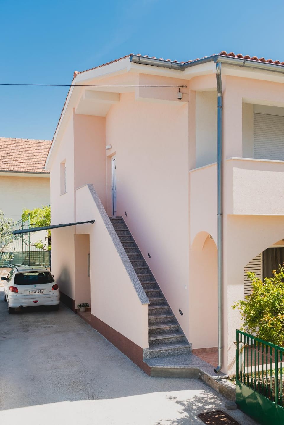 Facade/entrance