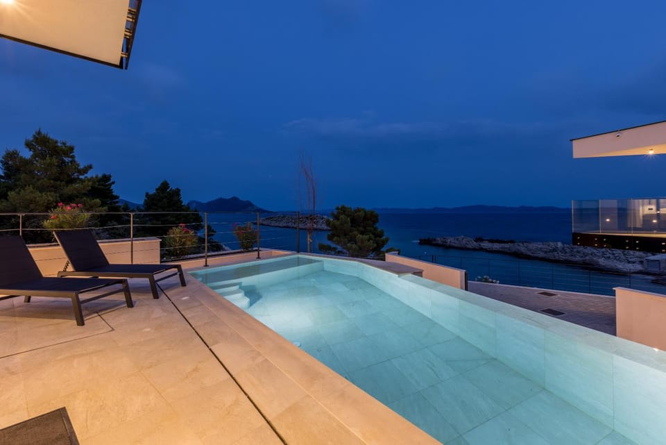 Natural landscape, Pool view, Sea view, Swimming pool, sunbed