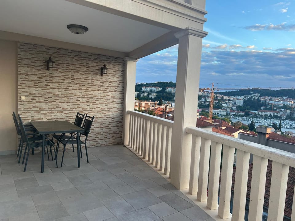 View (from property/room), City view, Sea view