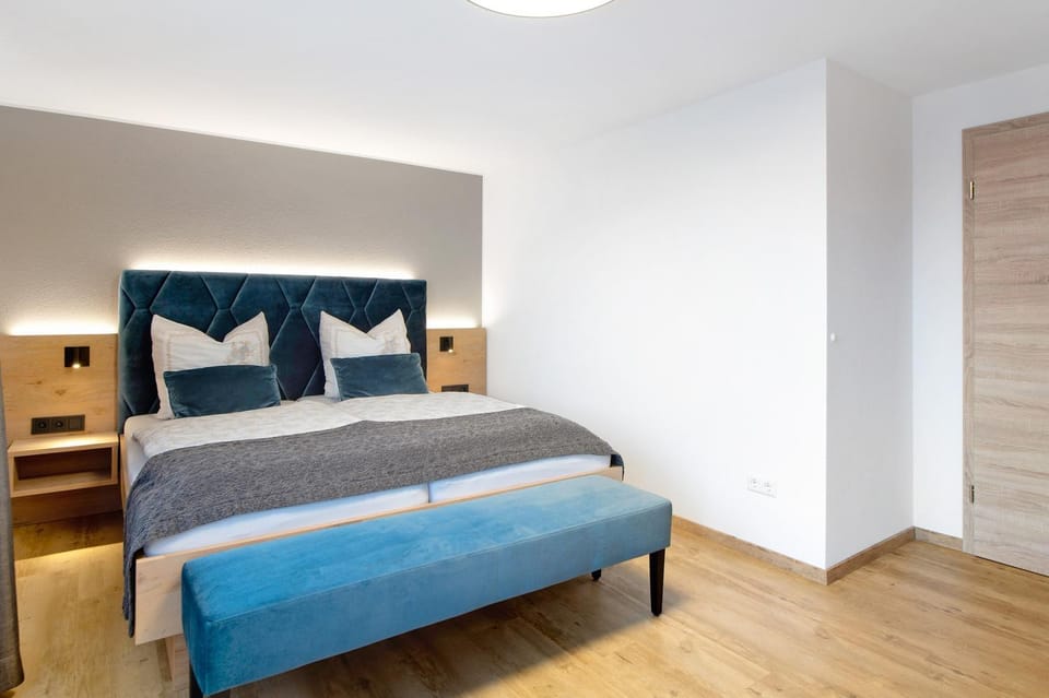 Living room, Bedroom
