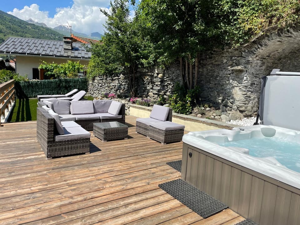 Hot Tub, Balcony/Terrace, sunbed