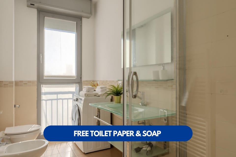 Shower, Toilet, Bathroom, View (from property/room), View (from property/room), City view, City view, Garden view, Garden view, bidet, bidet, hair dryier, heating, heating, internet, internet, towels, towels, washing machine, washing machine, dryer
