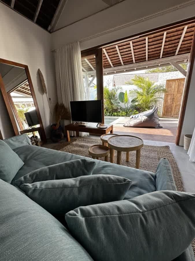 Communal lounge/ TV room, TV and multimedia, Living room, Seating area, Evening entertainment