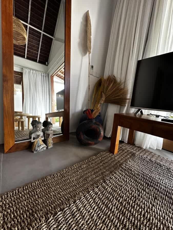 Communal lounge/ TV room, Bed, TV and multimedia, Living room, Photo of the whole room, Seating area, Evening entertainment, Bedroom, hair dresser