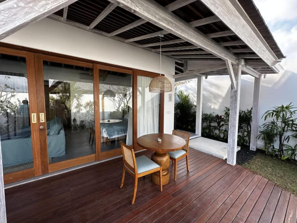 Patio, Spring, Day, Garden, View (from property/room), Balcony/Terrace, Living room, Seating area, Dining area, Garden view