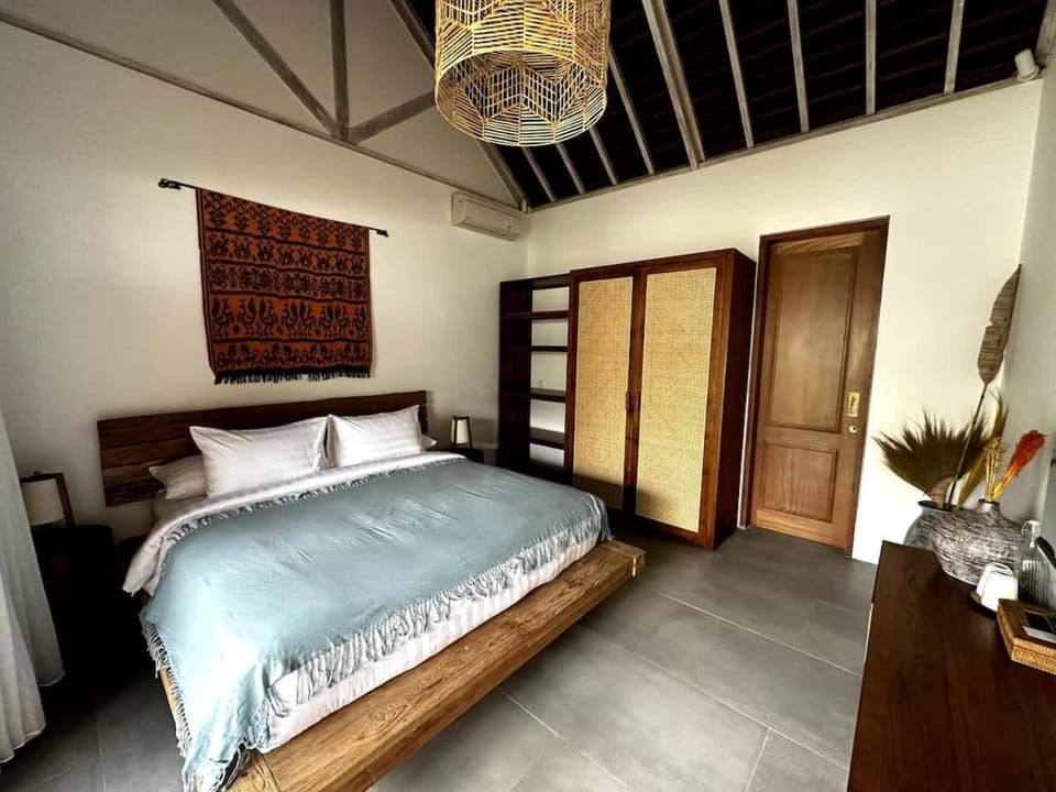 Bed, Photo of the whole room, Bedroom, wardrobe