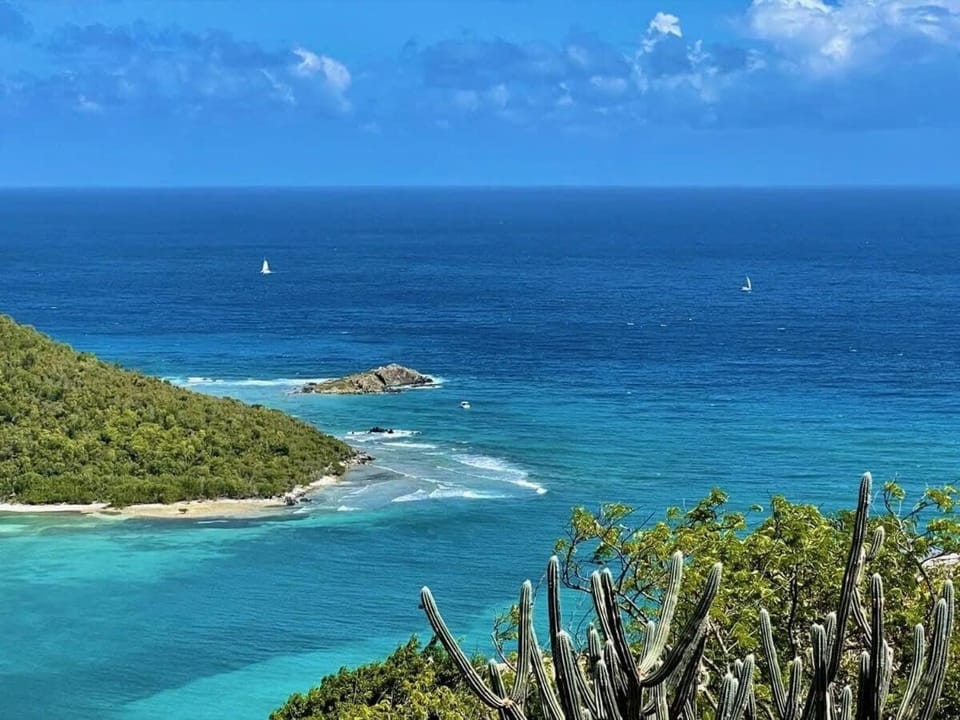 Windsong Villa - Sleeps 8 Stunning Views Villa in Cruz Bay