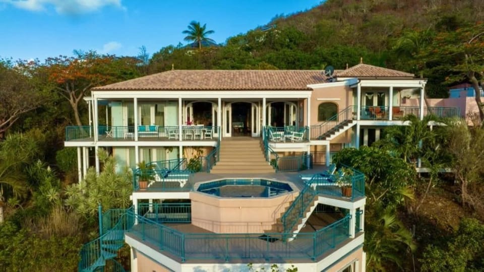 Windsong Villa - Sleeps 8 Stunning Views Villa in Cruz Bay
