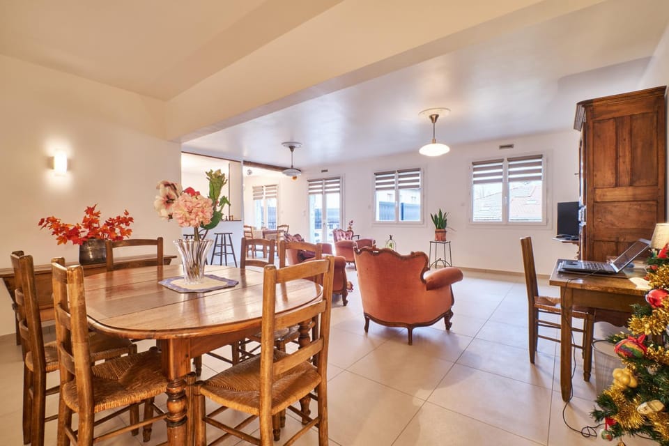 Property building, Living room