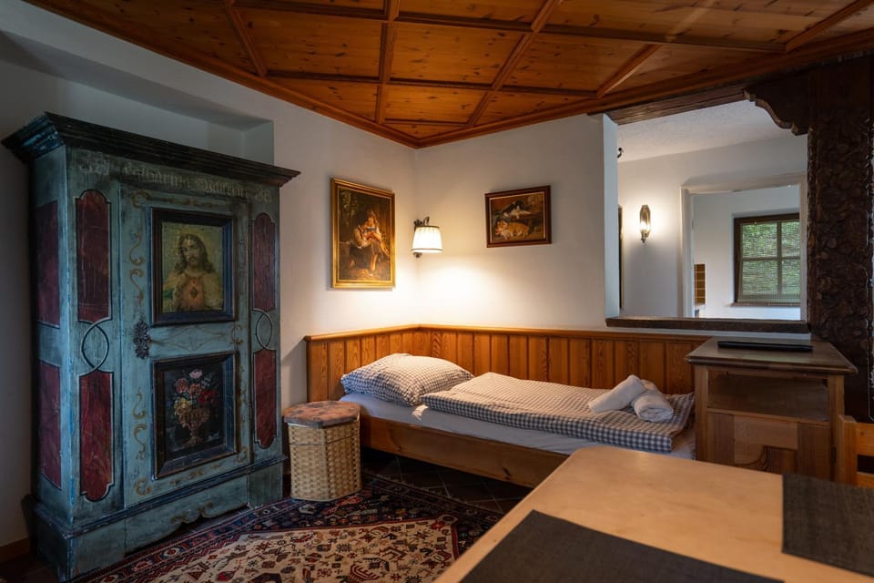 Bed, Living room, Photo of the whole room