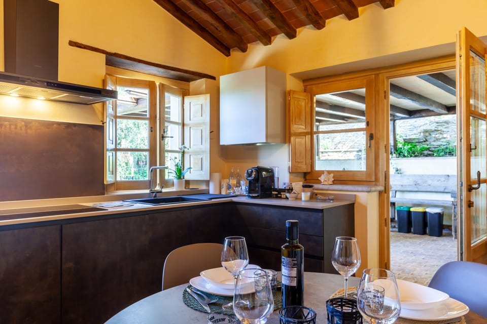 Property building, Kitchen or kitchenette, Living room