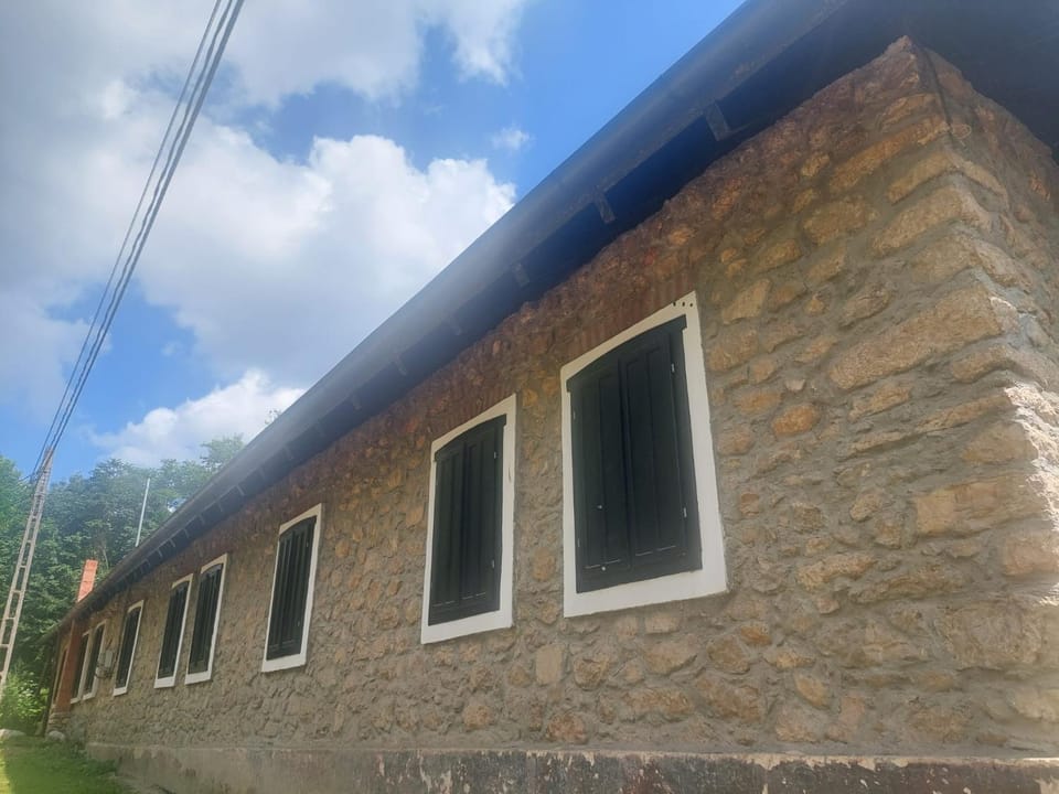 Property building, Day