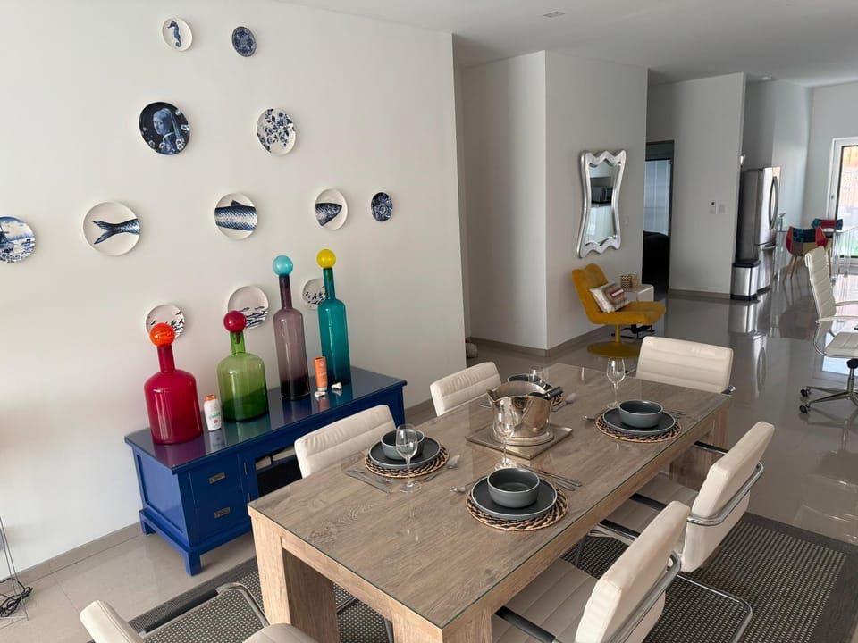 Food and drinks, Dining area