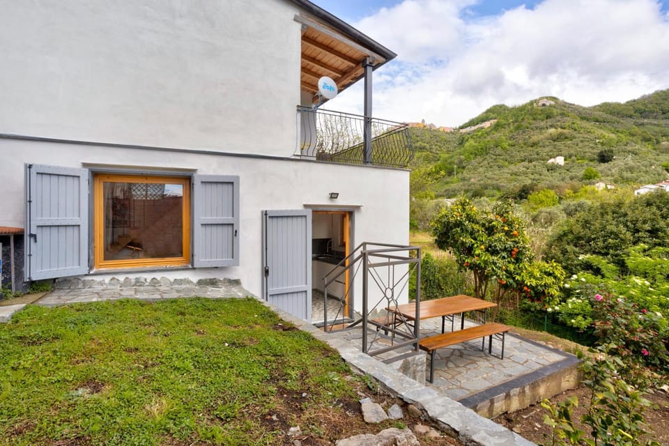 Villino Marco House in Carrara