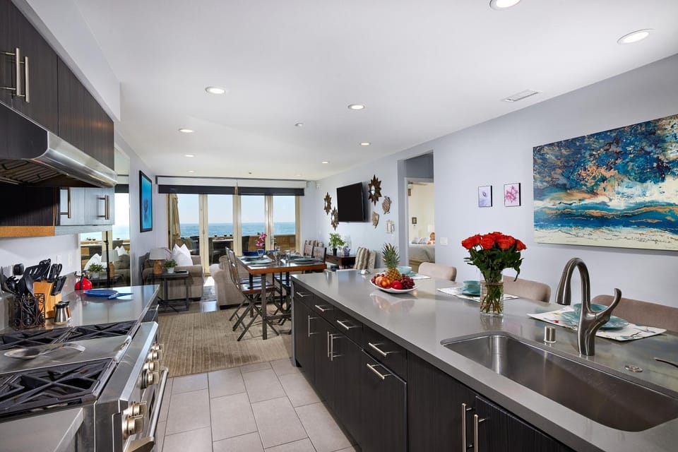 Kitchen or kitchenette, Dining area, minibar, pet friendly, stove