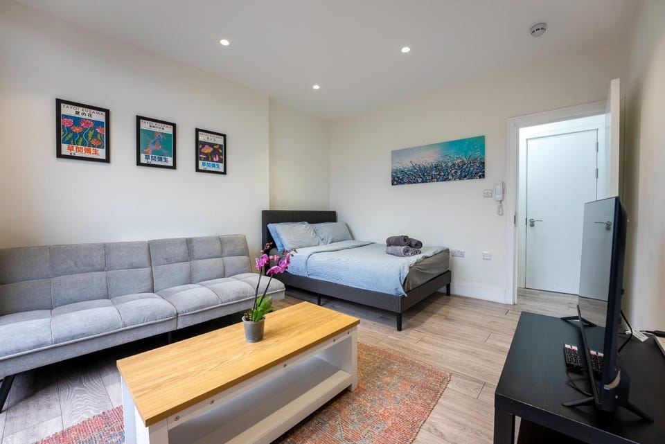 Living room, Bedroom