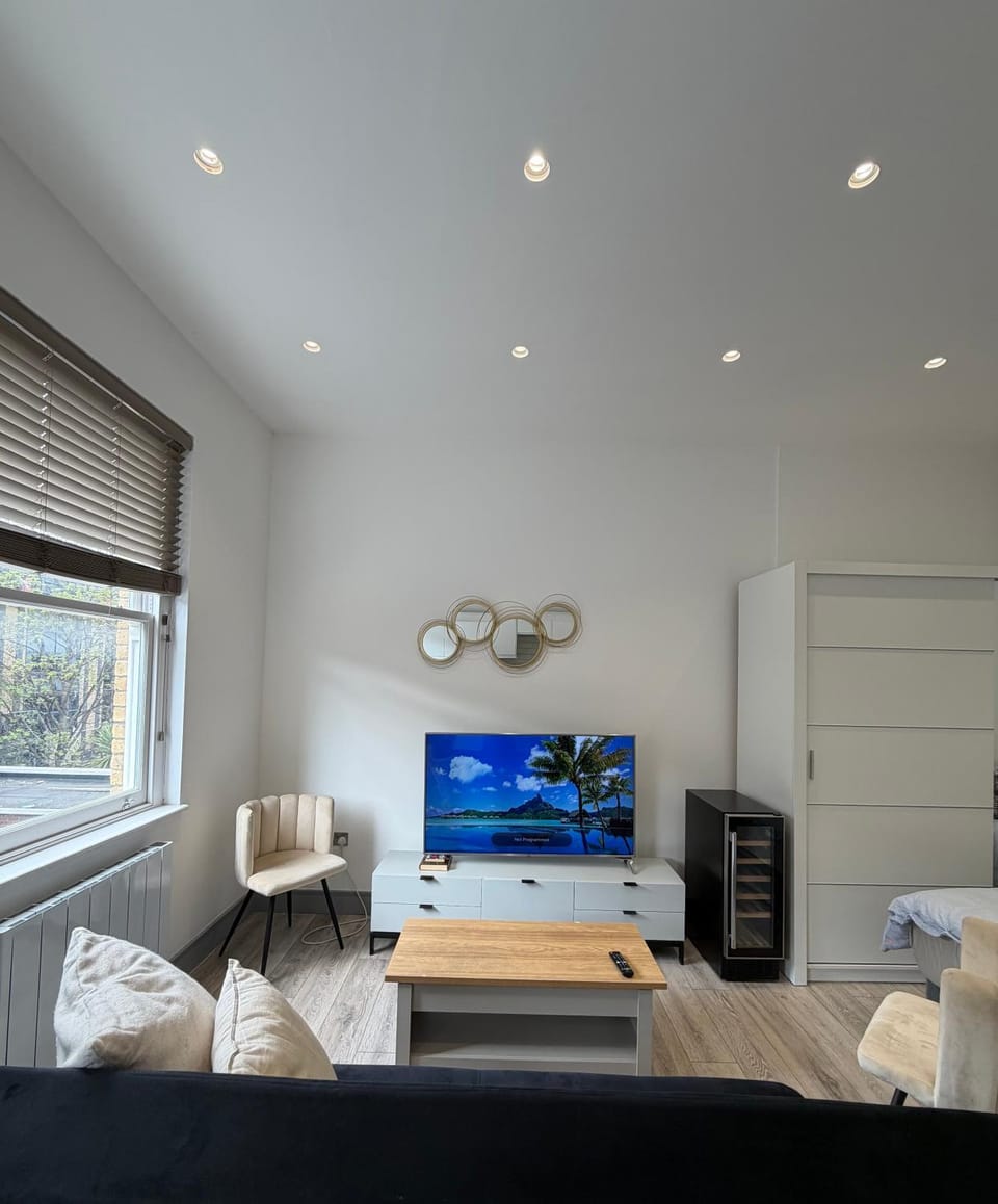 Living room, Bedroom
