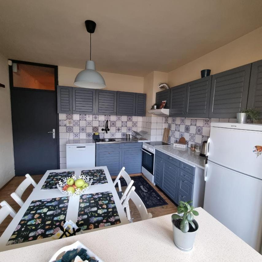 Spacious 3 bedroom apartment, close to metro station Apartment in Sofia