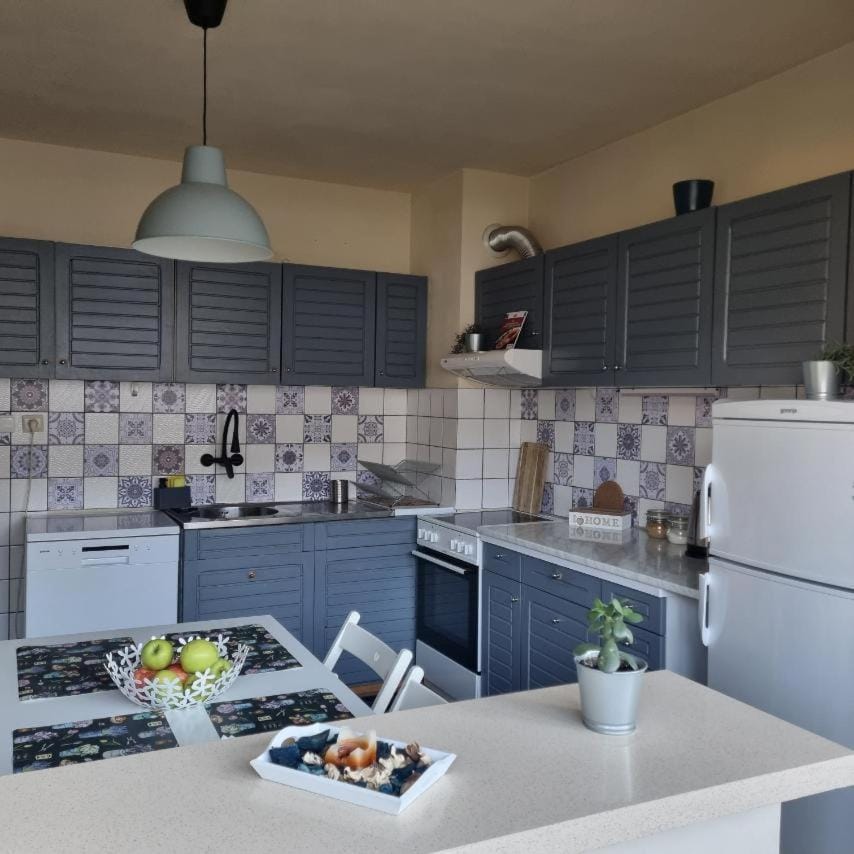 Spacious 3 bedroom apartment, close to metro station Apartment in Sofia