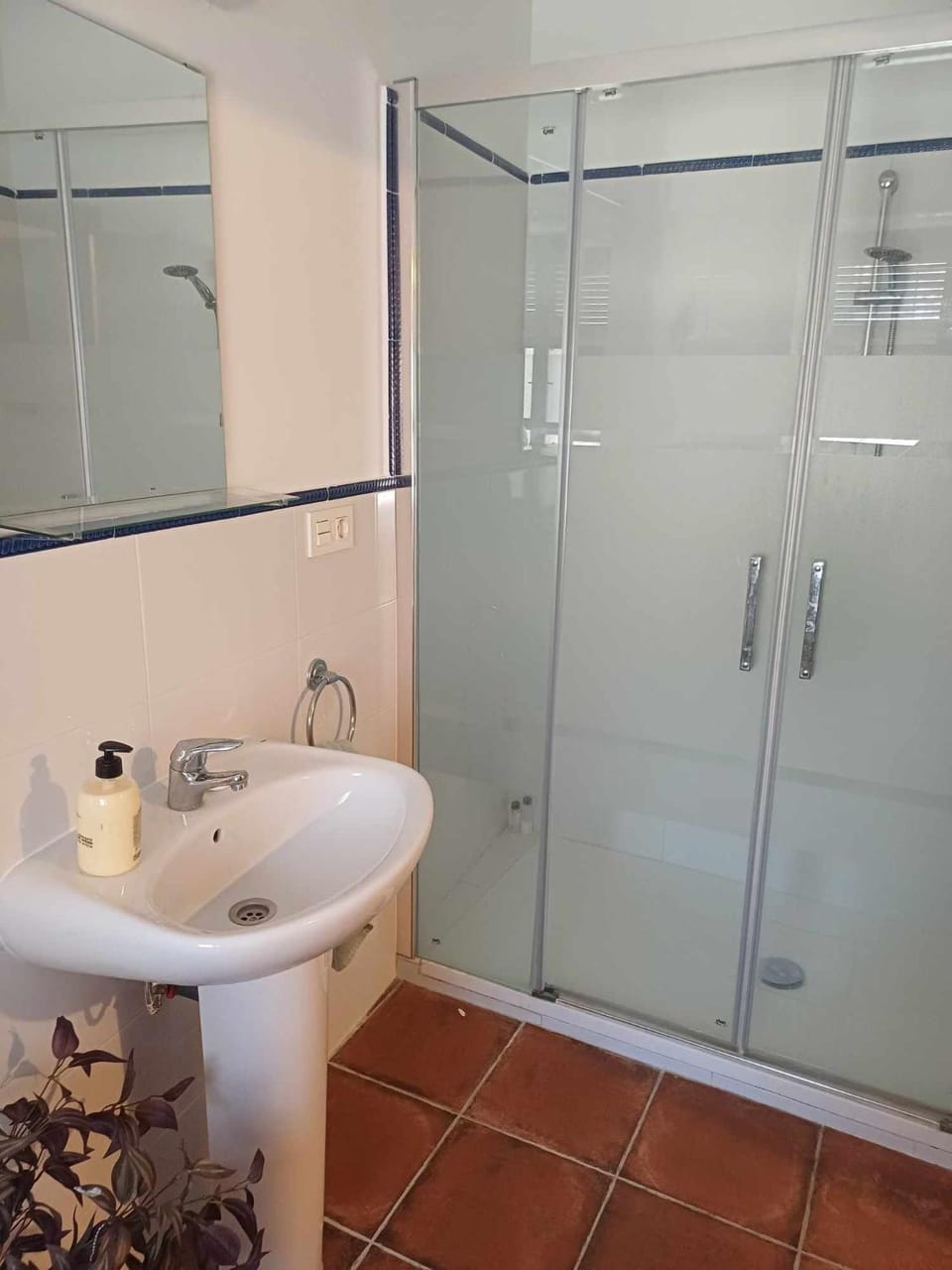 Shower, Bathroom, towels