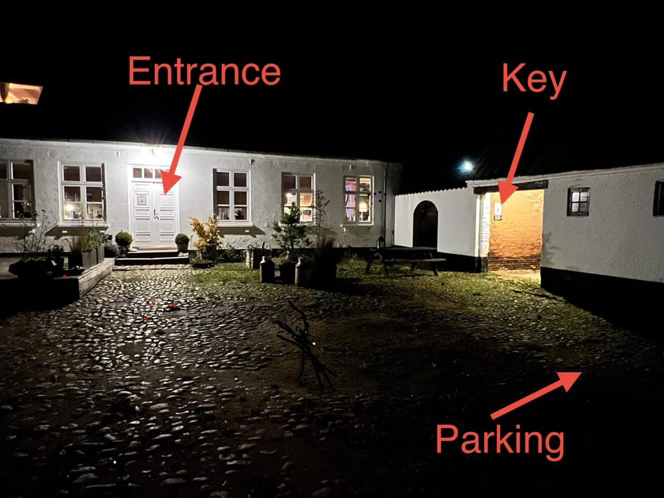 Facade/entrance, Night, Parking