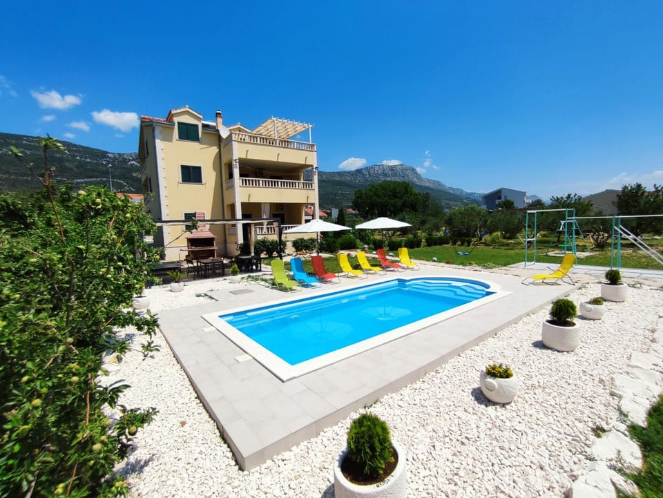 Property building, Balcony/Terrace, Garden view, Swimming pool