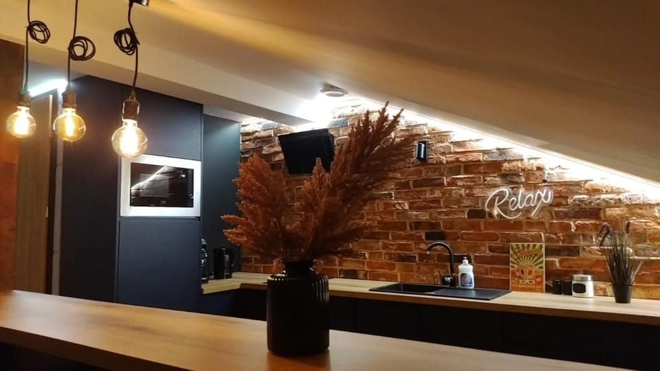minibar, kitchen