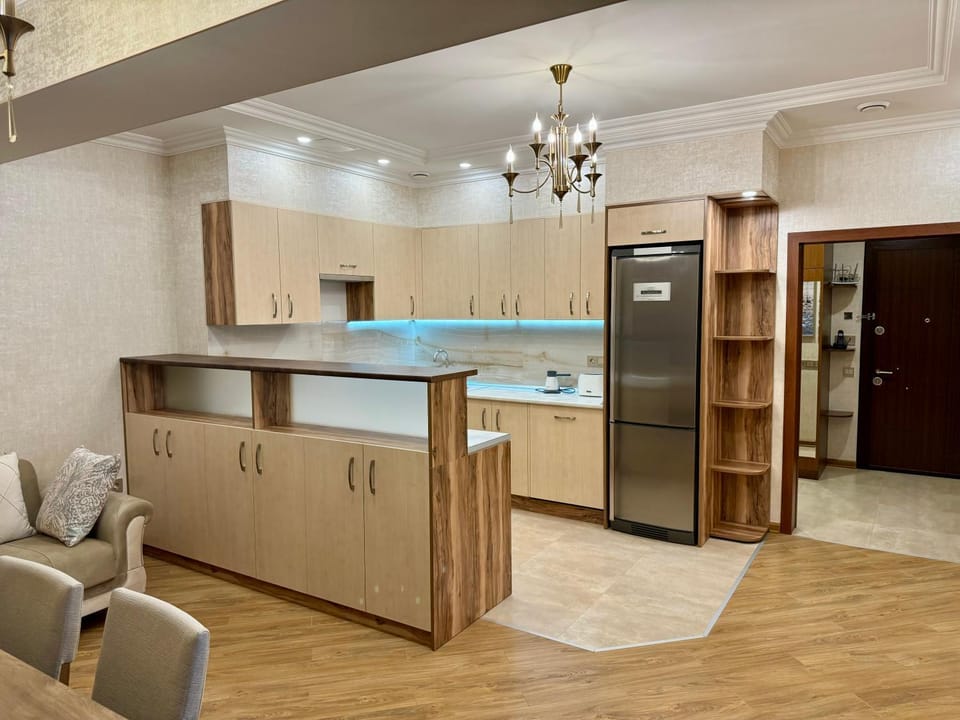 Kitchen or kitchenette, oven