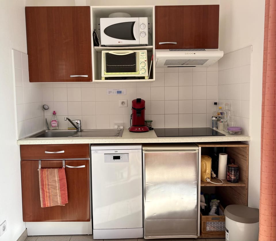 Coffee/tea facilities, Kitchen or kitchenette, dishwasher, minibar, oven, pet friendly, stove, toaster
