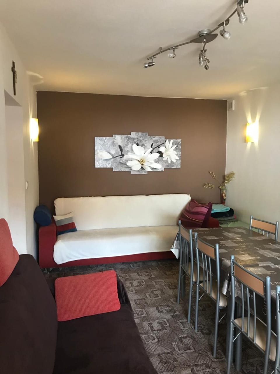 Communal lounge/ TV room, Internal: Not applicable to any particular room