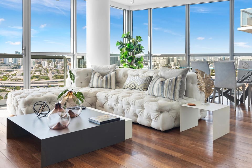 View (from property/room), Balcony/Terrace, Living room, Seating area
